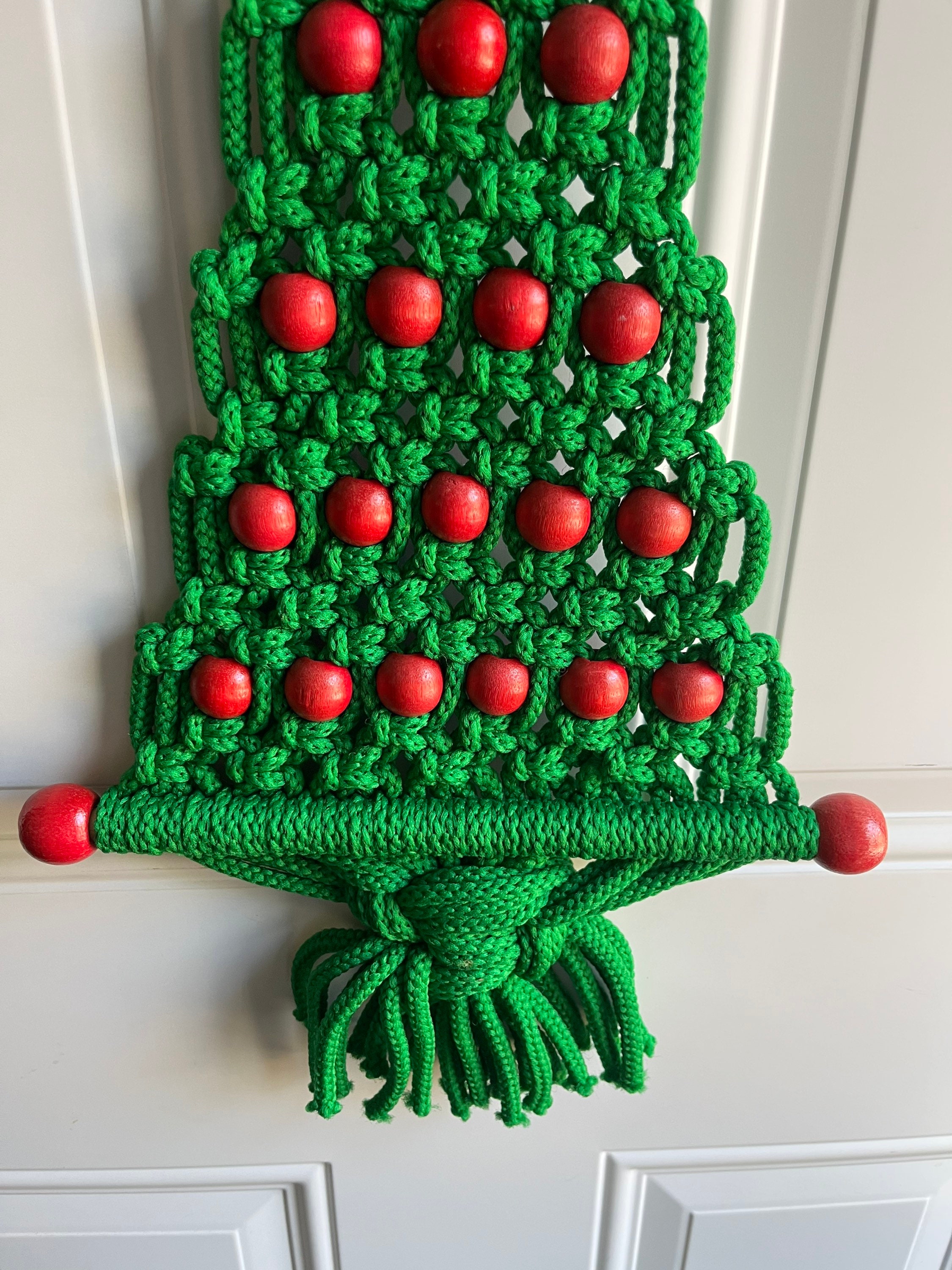 Christmas Tree Green Macrame Beads Wall Hanging – FLBERHOME