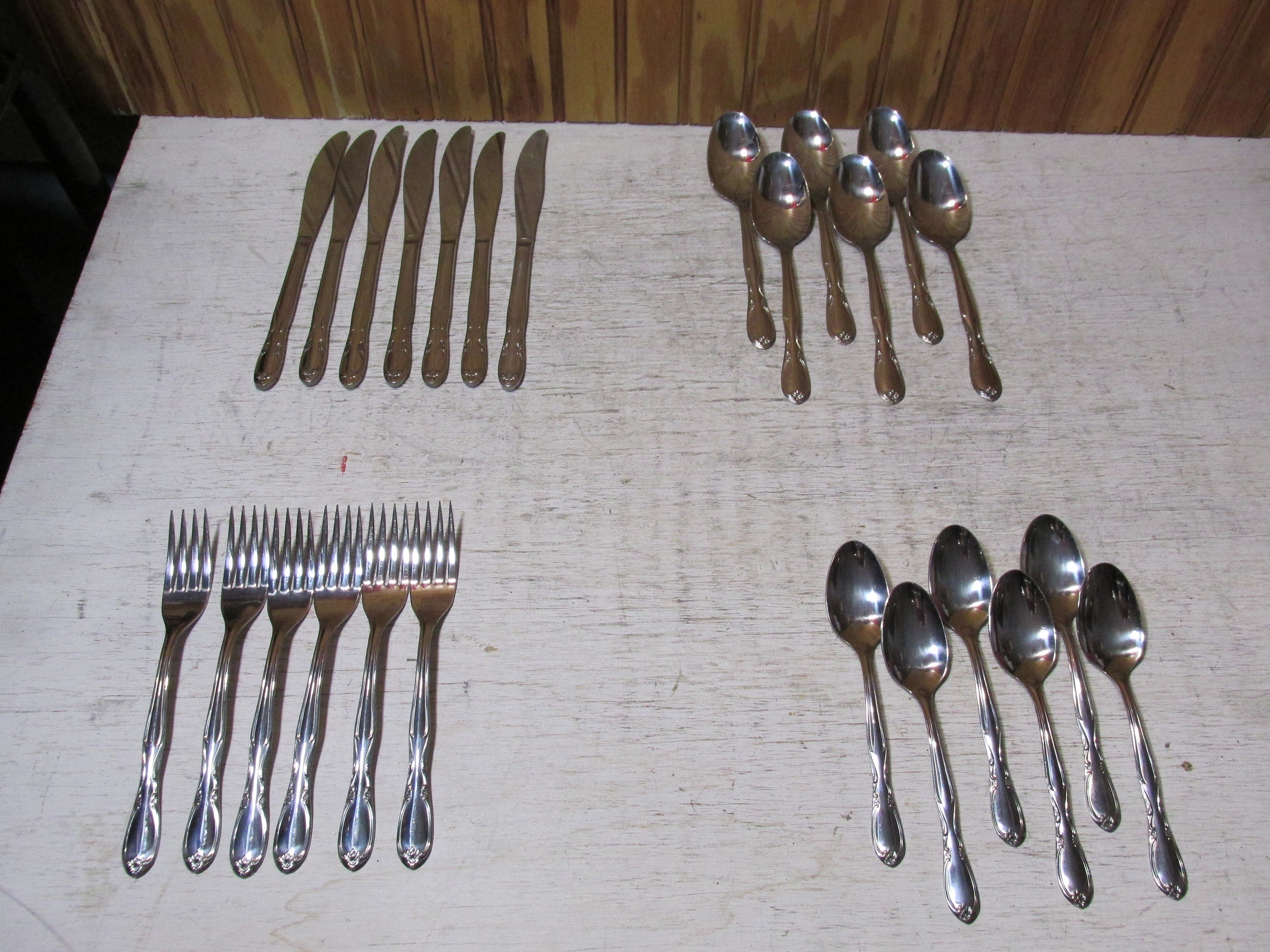 Flatware Flower Pattern Chapel Hill Vintage Superior Stainless USA Silverware Set Flatware Flower Pattern Chapel Hill Vintage Superior Stainless USA Silverware Set