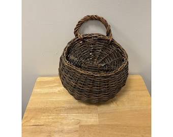 Cesta colgante de mimbre tejido vintage con gancho para pared, estilo bohemio, rústico y campestre, 8x8