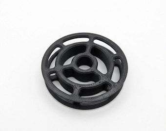 Bicycle chain cleaning pulley support