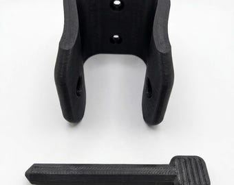 Upright bicycle wall mount