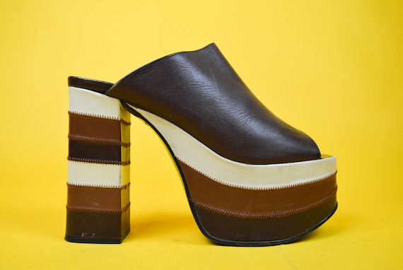 90s Does 70s Buffalo Brown Leather Striped Platfor