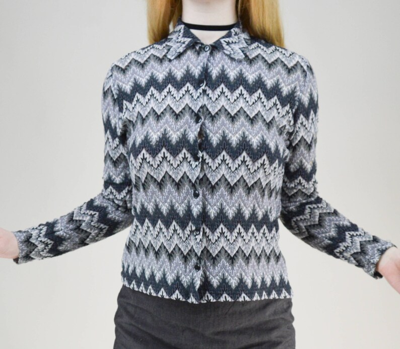 90s Grey Chevron Zig Zag Stretchy Shirt Blouse S