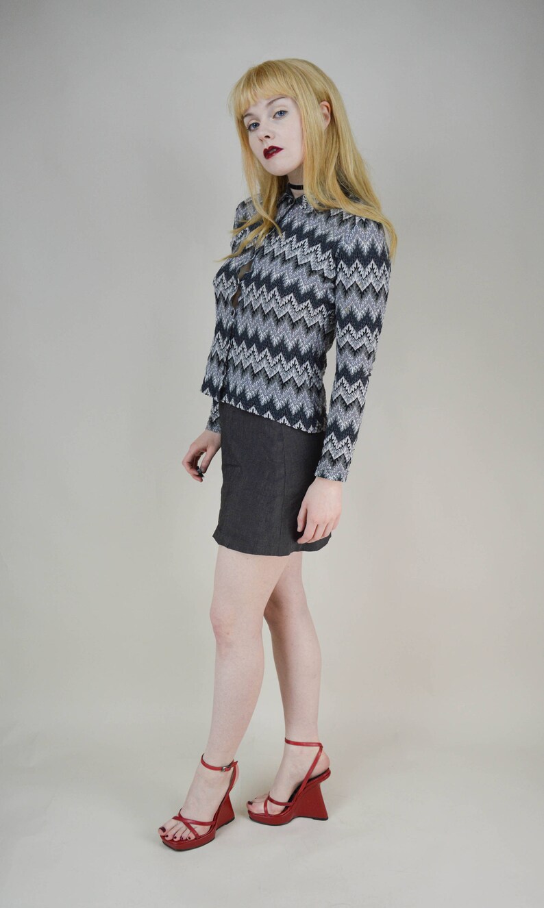 90s Grey Chevron Zig Zag Stretchy Shirt Blouse S