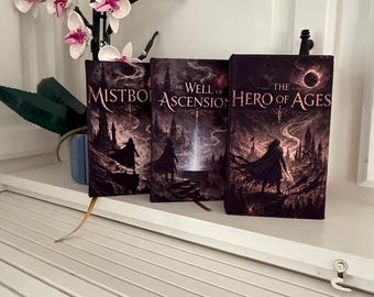 Mistborn - El Pozo de la Ascensión - La Trilogía del Héroe de las Eras - Edición de tapa dura con encuadernación artesanal - Ediciones de bolsillo para el mercado masivo