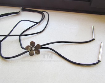 The Flower Girl - Final Fantasy VII Remake Inspired Aerith&#39;s Necklace