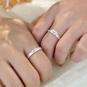 Anel ajustável em prata de lei com rosto de gato e cachorro, design animal fosco, joia delicada para usar em conjunto com outros anéis, presente fofo para amantes de animais de estimação.