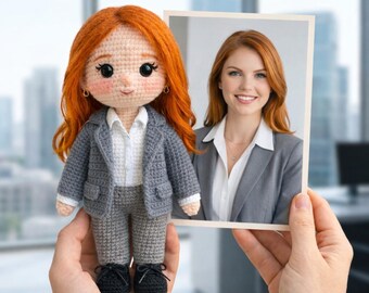 Muñeca de ganchillo personalizada a partir de una foto, amigurumi de mujer de negocios personalizada, regalo mini yo