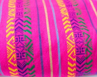 Mexican Hot Pink Fabric 31" de ancho por una yarda