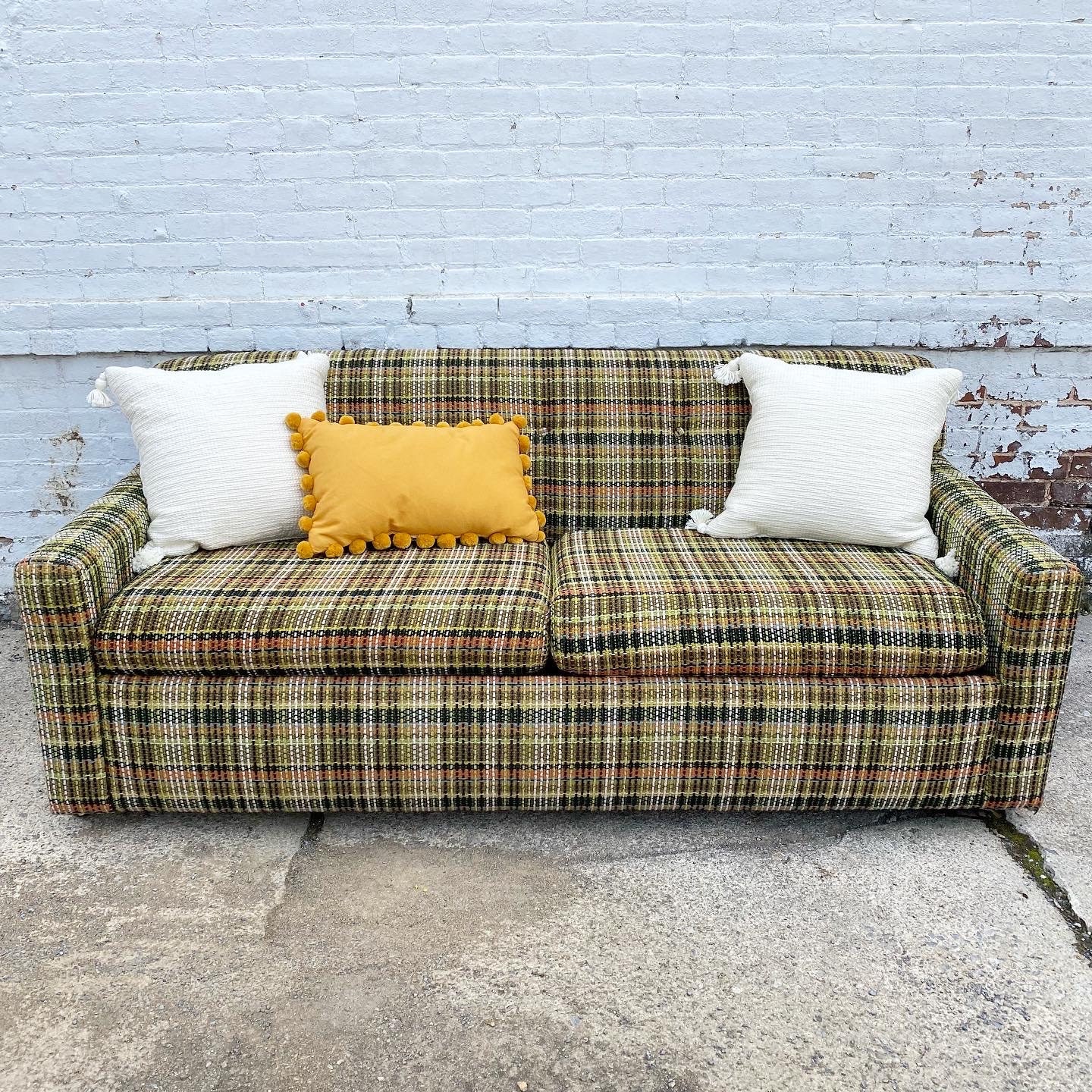 Vintage plaid couch deals