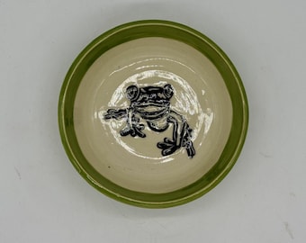 Trinket bowl with Frog