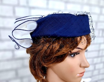 Sombreros formales vintage de los años 70 de Inglaterra, azul marino, para mujer, estilo retro antiguo, tipo pastillero, eduardiano, victoriano.
