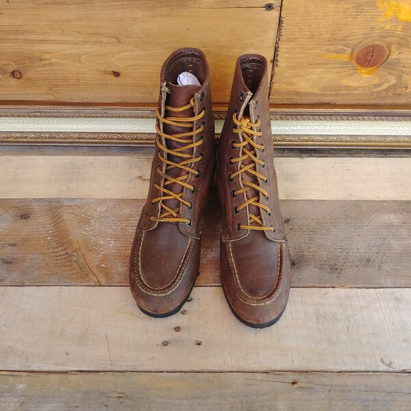 Field and Stream Vintage  Moc Toe Lace Up Field Boots.  Mens 7.5 or Womens 6.5