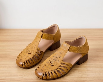 Vintage Style Ledersandalen, T-Strap Pantoletten mit Blumenausschnitt, Boho Sommerschuhe