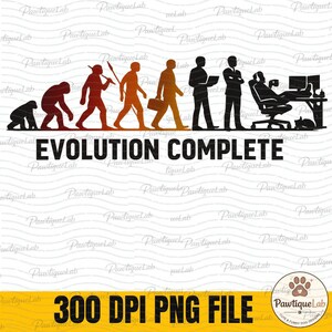 Pu&ograve; includere: Un'illustrazione grafica che mostra l'evoluzione dell'umanit&agrave; da un primate a un moderno impiegato seduto a una scrivania con un computer. Il testo EVOLUTION COMPLETE &egrave; centrato sotto le figure. Lo sfondo presenta una filigrana ripetuta.