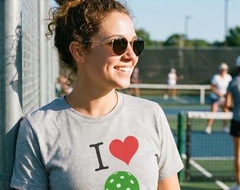 I Hart Pickleball T-shirt | Pickleball Pride-T-shirt