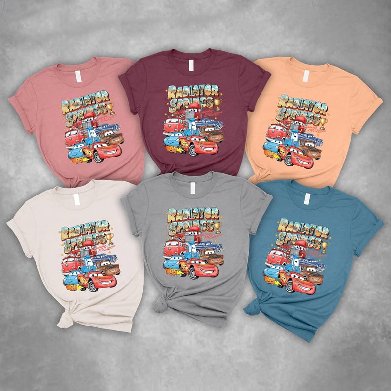 T-shirt carte postale Radiator Springs, chemise Lightning McQueen 95 pour tout-petits, sweat-shirt voitures rétro Disney, t-shirt vintage Mater and Friends image 3