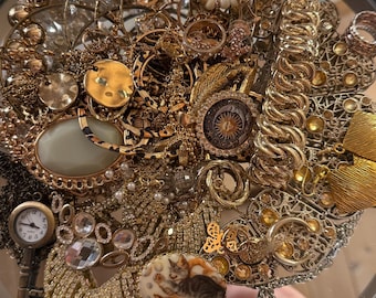 Mystery Jewelry, Blind Box, evtl. enthalten Ohringe, Halsketten, Ohrringe, Ringe und Broschen