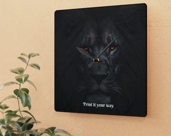 Personlig väggklocka i akryl med mörkt lejonansikte | Vilda orange ögon, gotisk djurdekor