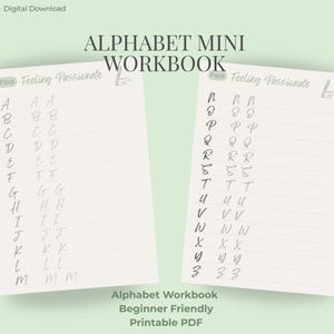 Può includere: Due pagine di un quaderno di lavoro sull'alfabeto con il testo "ALPHABET MINI WORKBOOK". La pagina sinistra mostra le lettere maiuscole e minuscole dalla A alla M. La pagina destra mostra le lettere dalla N alla Z. Il quaderno è etichettato "Beginner Friendly Printable PDF."