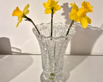 Exquisite Vintage Bohemia Style Crystal Vase – 10" (25 cm) – Heavy 24% Lead Crystal (2.7 kg / 6 lbs) – Deep Hand-Cut Star Design