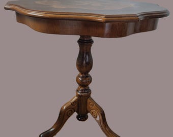 Vintage side table with inlays – Italian style – Handcrafted marquetry – 1960s/70s