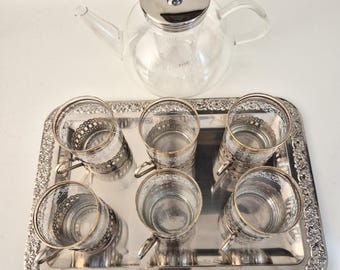 Elegant tea set with 6 glasses and silver-colored holders - including designer glass teapot and tray - vintage look