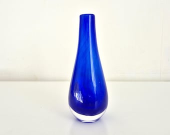 Vintage MEL glass vase, cobalt blue, 1970s | Mid-Century Modern art glass vase, mouth-blown | Blue retro decoration, 20.5 cm, original label
