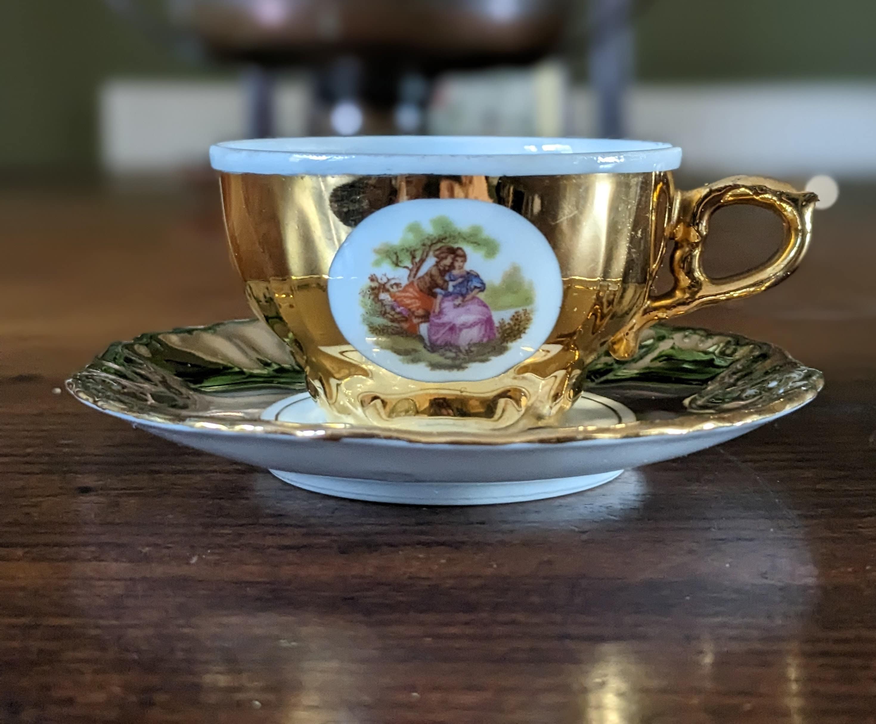 Tasse décor fragonard - France