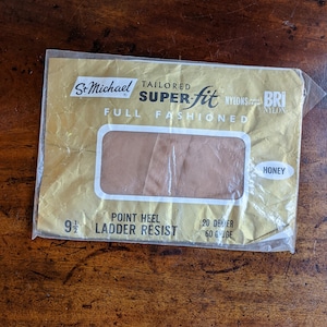 Vintage Nylon Seamed Stocking Point Heel Ladder Resist 20 Denier Honey Colour Sealed in Original Package