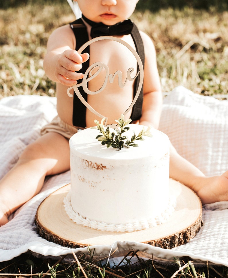 Découpage personnalisé pour 1er anniversaire de bébé, un gâteau pour premier anniversaire, une décoration de gâteau Smash un an pour son premier anniversaire image 1