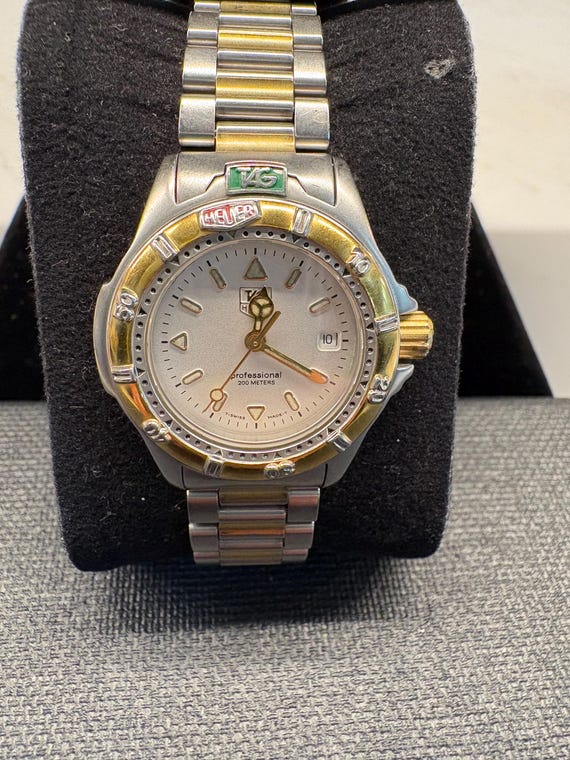 Vintage Ladies TAG Heuer 4000 Series Professional Wristwatch