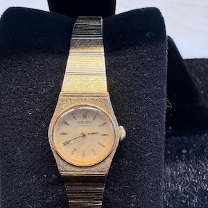 Works VTG Seiko SQ Ladies Watch Gold Tone 4303-0029 Day Date 25mm Fit 6.5in Runs Ladies vintage seiko sq - Gem main image 4