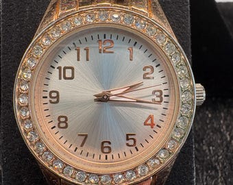 Montre-bracelet à quartz vintage pour femme FMD couleur or rose