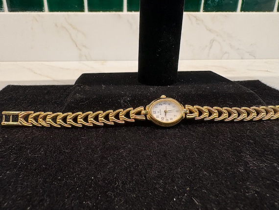 Vintage Bulova Ladies Cocktail Watch View 2