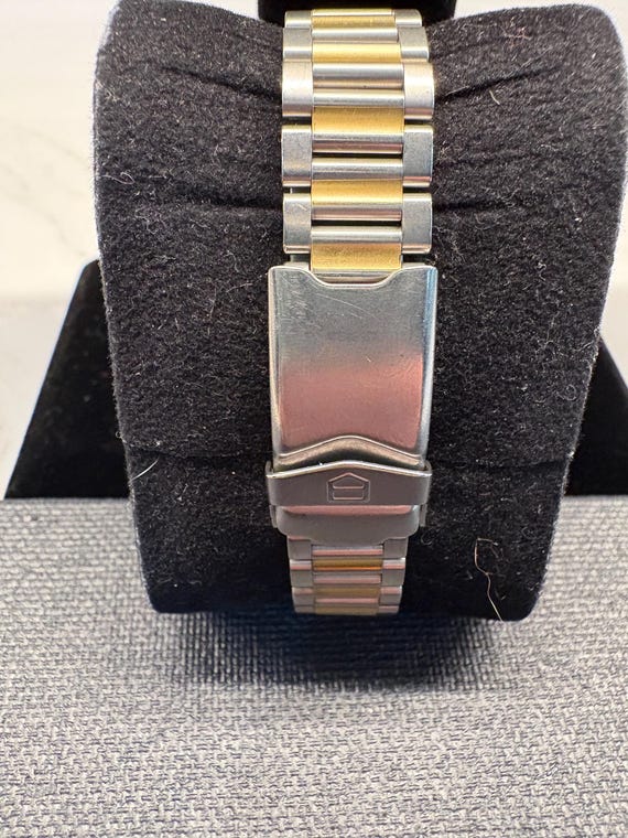 Vintage Ladies TAG Heuer 4000 Series Professional Wristwatch View 2