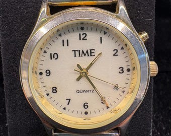 Vintage Time Analog Quartz Wristwatch