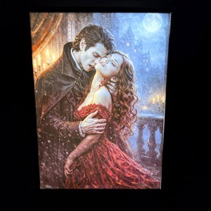 Escena de mordedura de vampiro, escena gótica de mordedura de Drácula, romance oscuro, caja de luz LED personalizada tamaño A4 para póster, arte de pared iluminado ultrafino, decoración del hogar