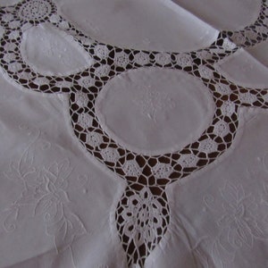 White Tablecloth with Crochet and Linen/Vintage