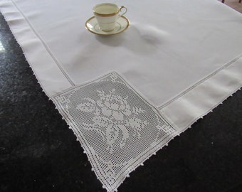 White Tablecloth/Linen and Crochet/Picot Edges/Vintage