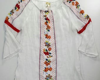 Blusa campesina bohemia con estampado de higos y flores PS blanca con estampado floral de crochet estilo cottagecore.