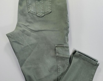 Pantalones cargo SPANX color oliva, talla XL, de sarga elástica, tobilleros, estilo utilitario, de Gorpcore para mujer.