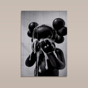 Kaws On The Shower Poster, Black Kaws Figure Print, Minimalist Hypebeast Bathroom Wall Art, Funny Kaws Decor bild 2