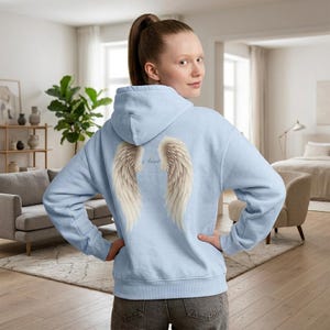 Sudadera con capucha de alas de ángel etéreas para mujer, sudadera con estampado celestial, sudadera con capucha de estética espiritual, regalo de jersey con alas boho, sudadera con capucha con estampado de ángel imagen 2