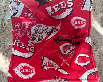 Microwave Bowl Cozy-Cincinnati Reds-Baseball - MLB Reds - Cincinnati, Ohio