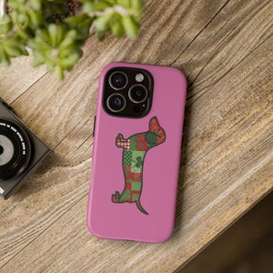 Telefoonhoesje patchwork teckel | Roze achtergrond, gewatteerd hondensilhouet