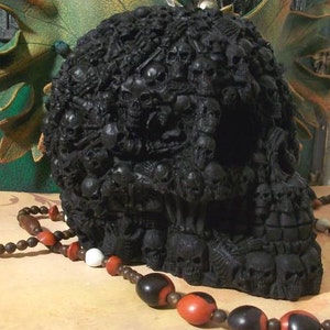 Free USA Shipping Beeswax Big BLACK Skull Of Skulls Skull Candle image 4