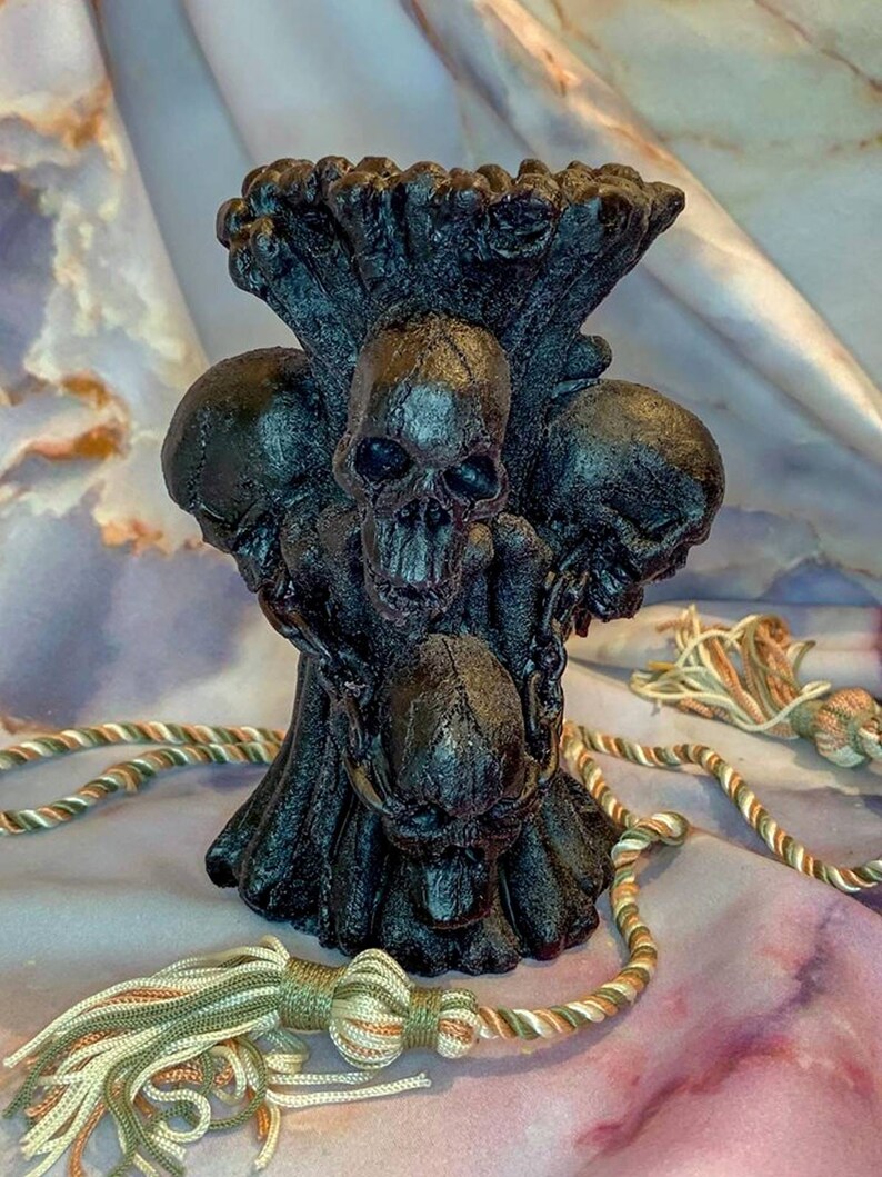 Free USA Shipping Skull Chains Screams Goth Candle image 9