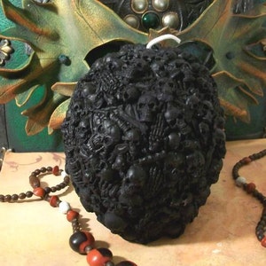 Free USA Shipping Beeswax Big BLACK Skull Of Skulls Skull Candle image 3