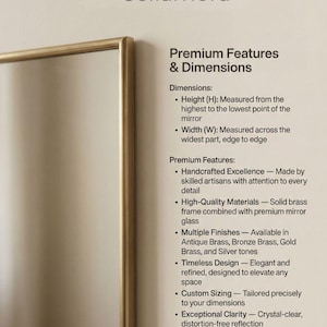 Puede incluir: Primer plano de un espejo con marco dorado con el texto "Cellamora" en la parte superior. El texto "Premium Features & Dimensions" est&aacute; debajo. El espejo presenta excelencia artesanal, materiales de alta calidad y m&uacute;ltiples acabados.